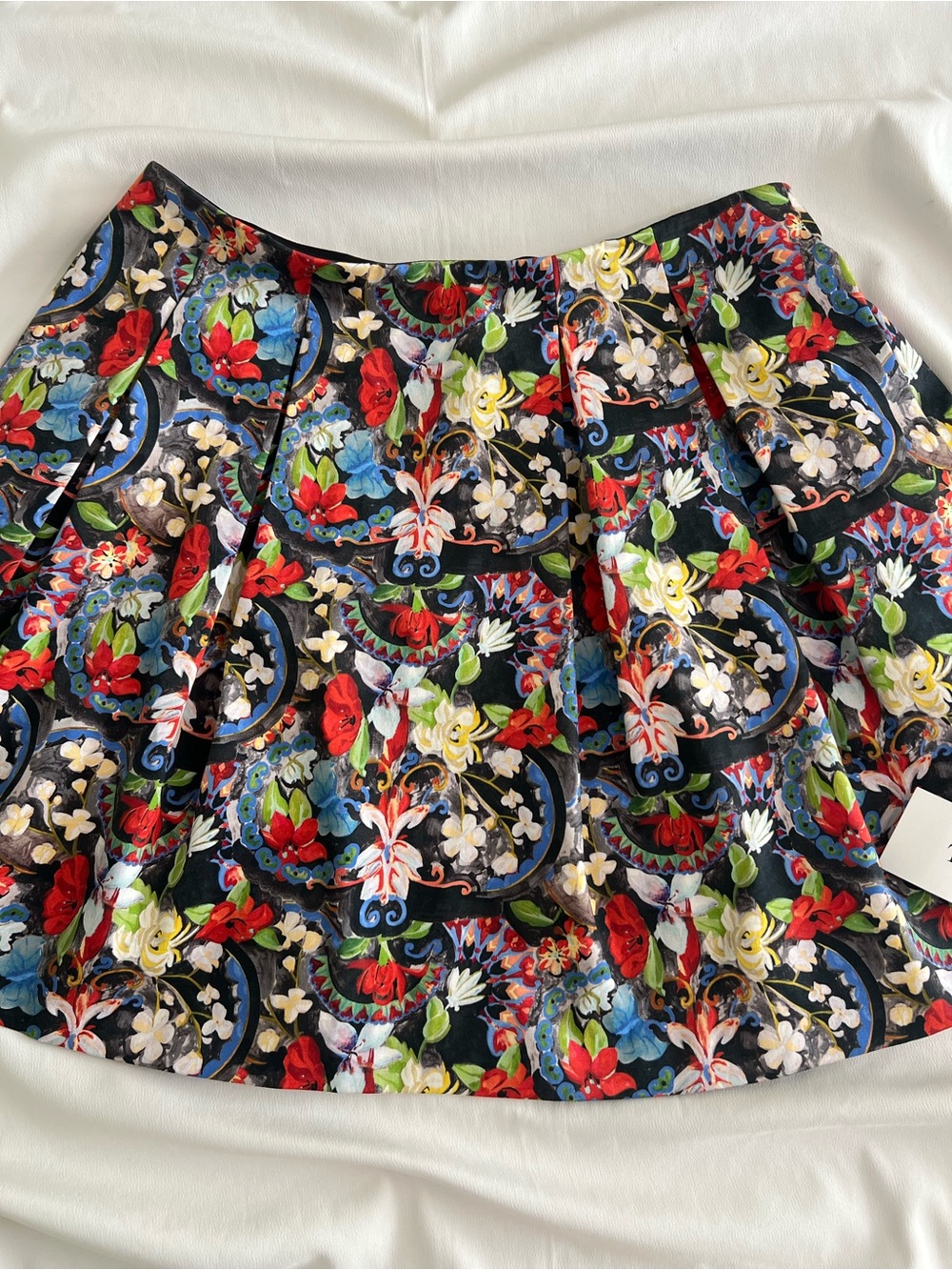 Alice & Oliva X The Real Real Multi Colored Pleated Mini Skirt ✨ - Picture 4 of 4